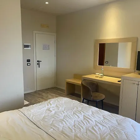 Lungomare Hotel Vlorë