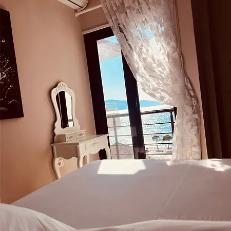 Lungomare 3* Avlonya